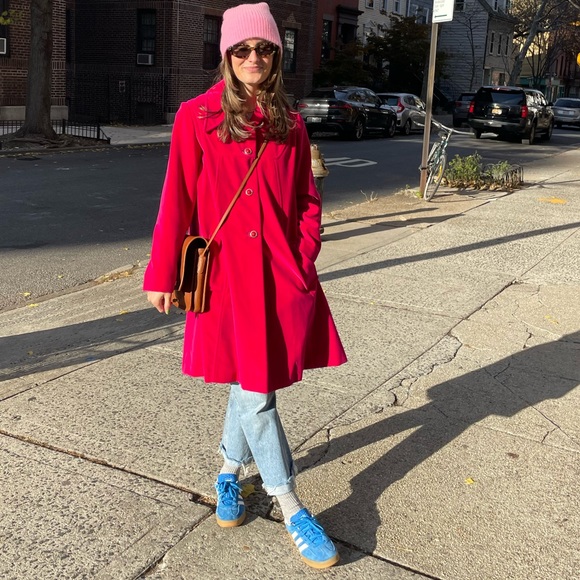 VINTAGE Raspberry Velvet Coat - Picture 9 of 12